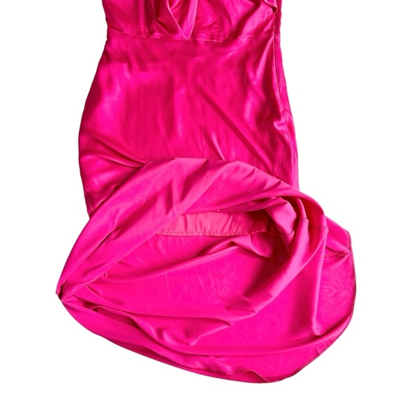 NWT Showpo. hot pink magenta fuchsia Carmella midi dress one-shoulder twist 10 - Picture 9 of 16
